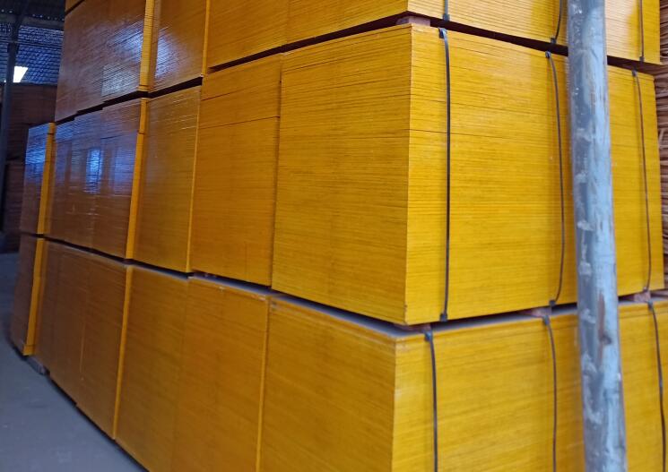 通風干燥的環境更適合存儲模板